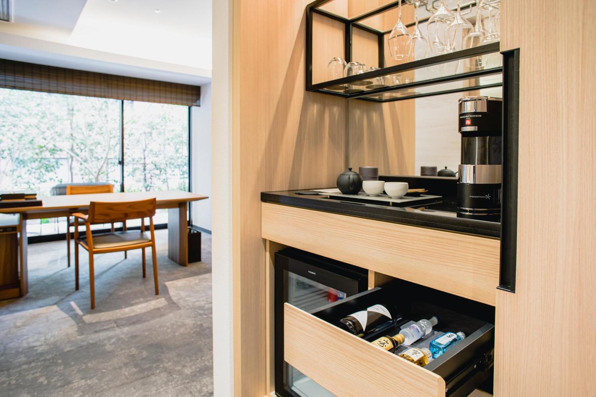 The Thousand Киото Экстерьер фото A wet bar in a hotel